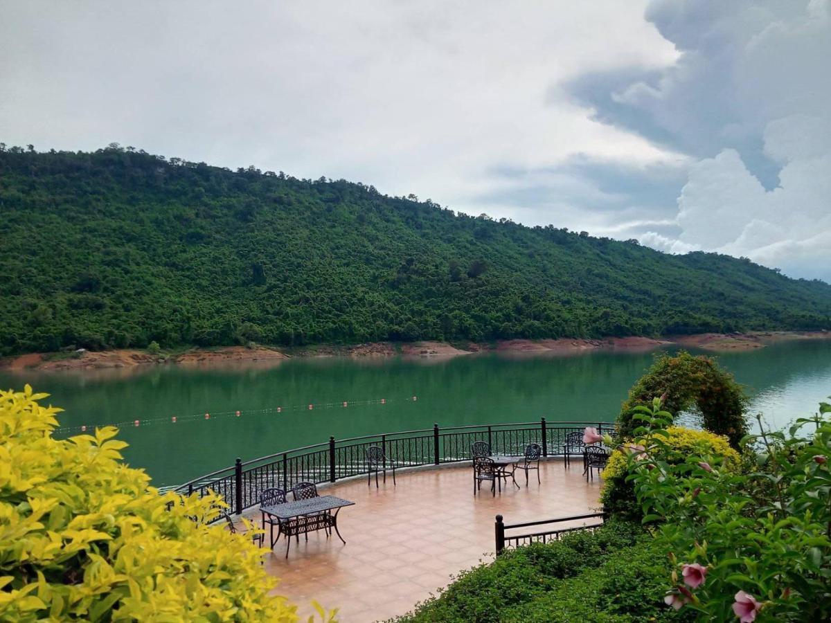Dansavanh Namngum Resort Ban Keun Exterior photo