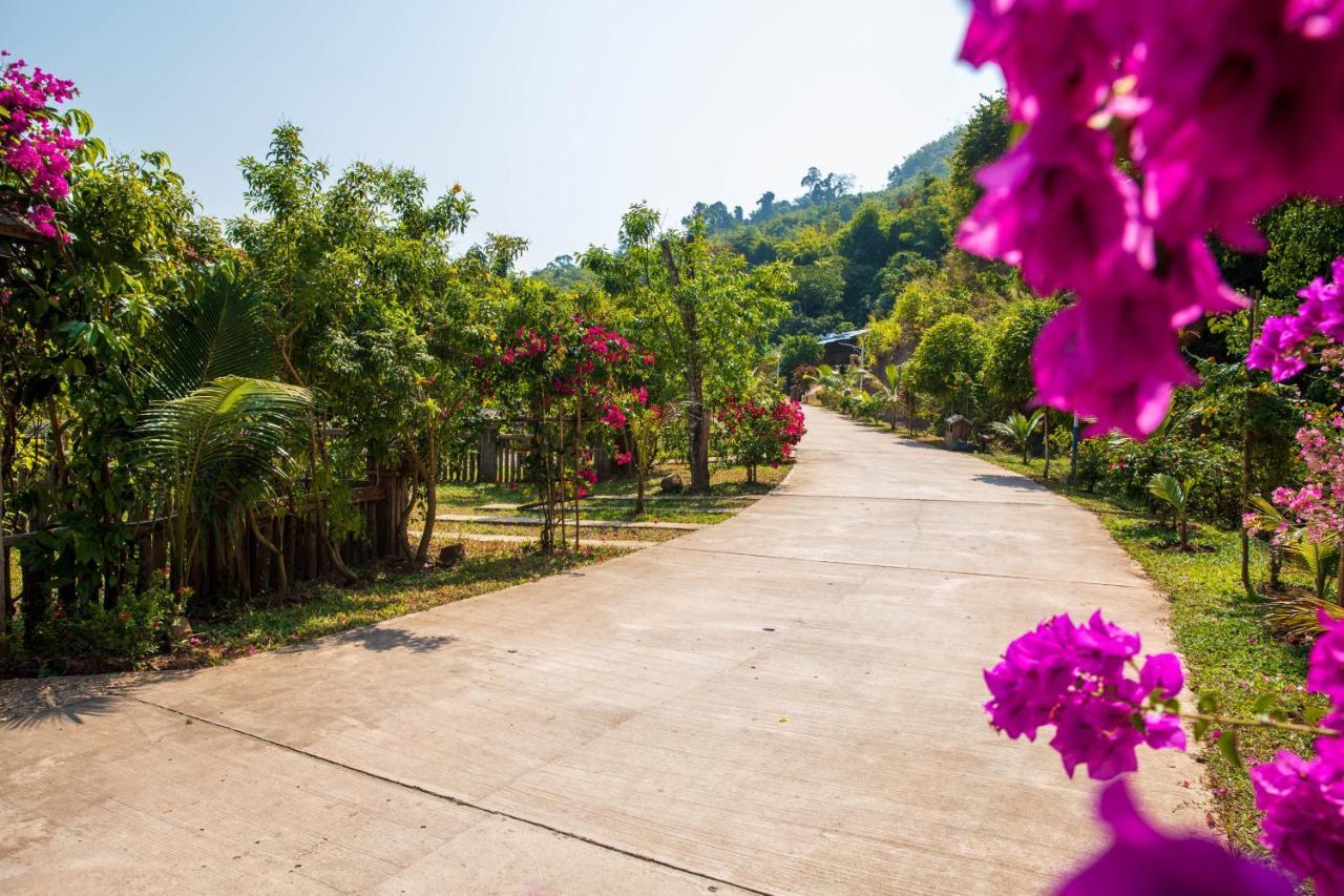 Dansavanh Namngum Resort Ban Keun Exterior photo